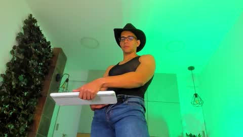 Snapshot of jacobdraven chatting on March 15, 2:06 am jacobdraven online show from March 15, 2:06 am