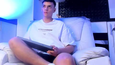 Snapshot of jacobrobeerts chatting on January 17, 4:39 am Jacob online show from January 17, 4:39 am