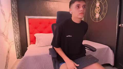 Snapshot of jacobrobeerts chatting on February 6, 5:25 am Jacob online show from February 6, 5:25 am