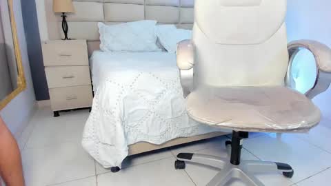 Snapshot of jacobrobeerts chatting on February 8, 7:59 am Jacob online show from February 8, 7:59 am