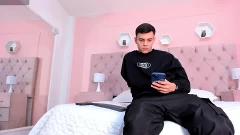 Snapshot of jacobrobeerts chatting on February 17, 4:42 am Jacob online show from February 17, 4:42 am