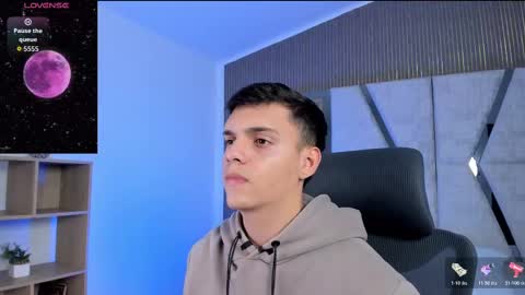 Snapshot of jacobrobeerts chatting on November 13, 8:41 pm Jacob online show from November 13, 8:41 pm