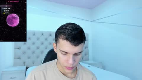 Snapshot of jacobrobeerts chatting on November 16, 9:20 pm Jacob online show from November 16, 9:20 pm