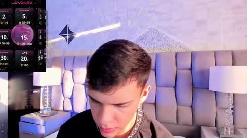 Snapshot of jacobrobeerts chatting on November 22, 10:09 pm Jacob online show from November 22, 10:09 pm