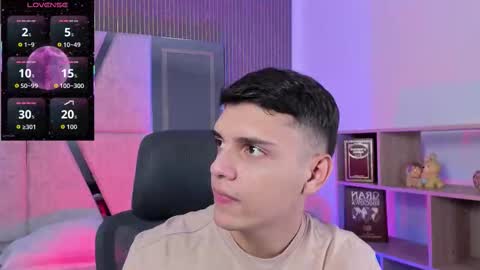 Snapshot of jacobrobeerts chatting on December 3, 9:02 pm Jacob online show from December 3, 9:02 pm