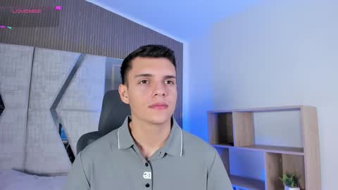 Snapshot of jacobrobeerts chatting on December 17, 7:42 pm Jacob online show from December 17, 7:42 pm