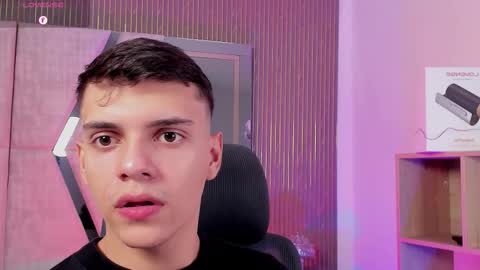 Snapshot of jacobrobeerts chatting on December 18, 8:59 pm Jacob online show from December 18, 8:59 pm