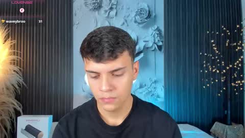 Snapshot of jacobrobeerts chatting on February 3, 4:32 am Jacob online show from February 3, 4:32 am