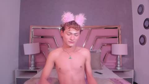 Snapshot of jacobrusso chatting on June 2, 11:40 pm jacobrusso online show from June 2, 11:40 pm