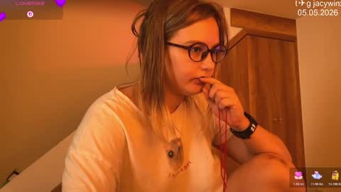 jacywinslat online show from May 5, 8:44 am