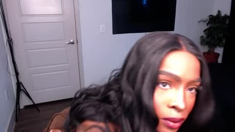 Jade online show from November 28, 7:22 am