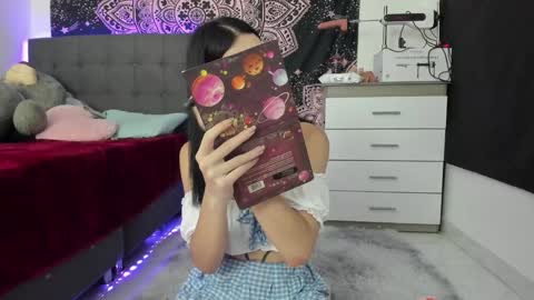   online show from February 7, 10:41 pm