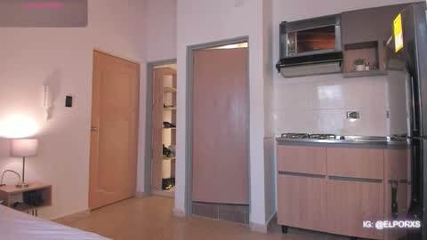 Snapshot of jade_candy21 chatting on February 7, 3:27 pm jade_candy21 online show from February 7, 3:27 pm