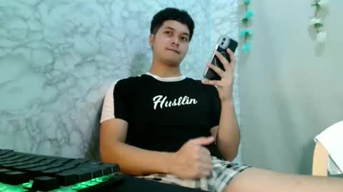 jade_halo online show from April 19, 6:10 pm
