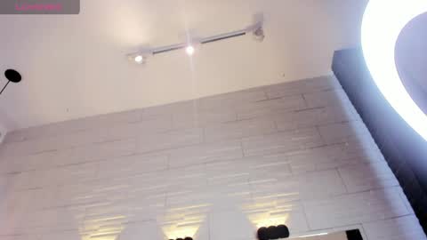 Snapshot of jade_heartt chatting on April 6, 7:04 pm JADE online show from April 6, 7:04 pm