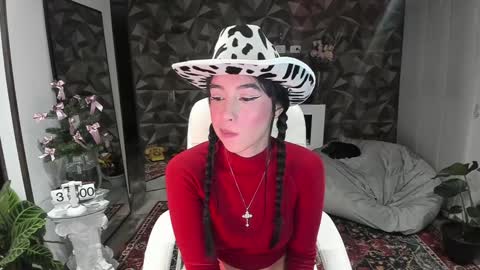 Snapshot of jade_porn chatting on December 7, 10:45 am Jade independent model online show from December 7, 10:45 am