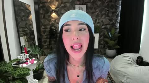 Snapshot of jade_porn chatting on February 5, 12:17 pm Jade independent model online show from February 5, 12:17 pm