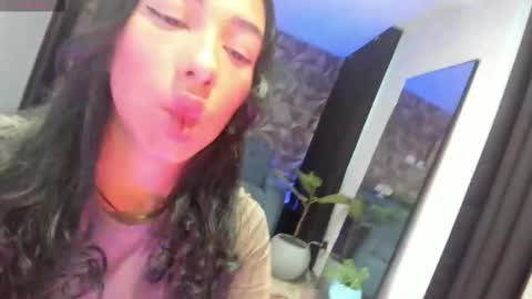 Snapshot of jade_porn chatting on September 18, 11:01 am Jade independent model online show from September 18, 11:01 am