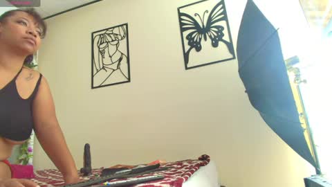 JADE online show from April 1, 9:43 am