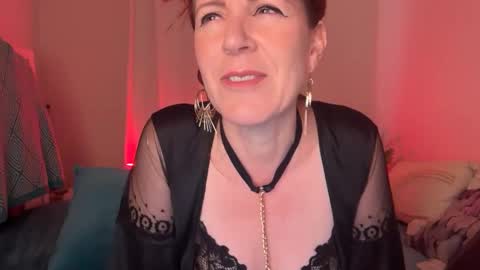 Snapshot of jade_slade chatting on April 24, 3:09 am Jade Slade online show from April 24, 3:09 am
