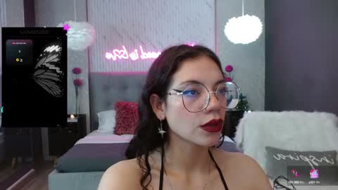 Snapshot of jade_storm_ chatting on January 2, 8:24 pm JADE online show from January 2, 8:24 pm