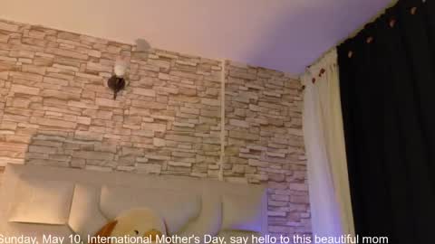 jade white  online show from May 11, 12:33 pm