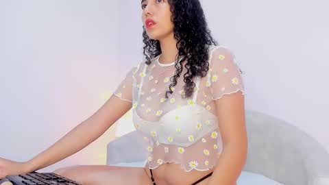 Jade  online show from February 3, 11:26 am