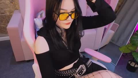 Jade online show from February 1, 8:02 am