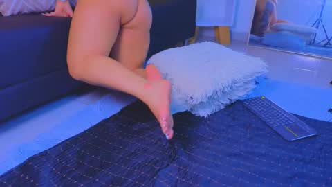 jadee__ online show from March 13, 2:40 am