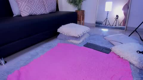 jadee__ online show from March 21, 3:11 am