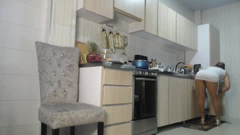 Snapshot of jadeee_11 chatting on January 18, 3:38 pm Jade online show from January 18, 3:38 pm