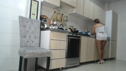 Snapshot of jadeee_11 chatting on February 11, 9:46 pm Jade online show from February 11, 9:46 pm