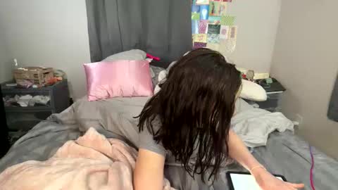 Snapshot of jadeee__ivy chatting on April 9, 1:49 pm sexyeyes neverlie online show from April 9, 1:49 pm