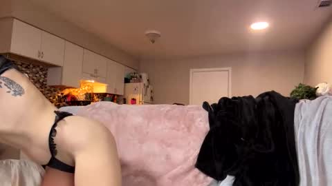 Snapshot of jadeee__ivy chatting on April 28, 1:49 pm sexyeyes neverlie online show from April 28, 1:49 pm