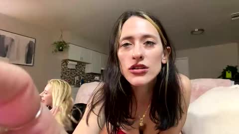 Snapshot of jadeee__ivy chatting on April 30, 9:04 am sexyeyes neverlie online show from April 30, 9:04 am
