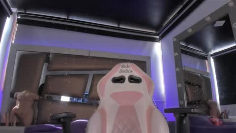 jadeestudios online show from March 19, 8:02 pm