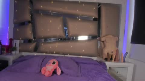 jadeestudios online show from April 1, 8:50 pm