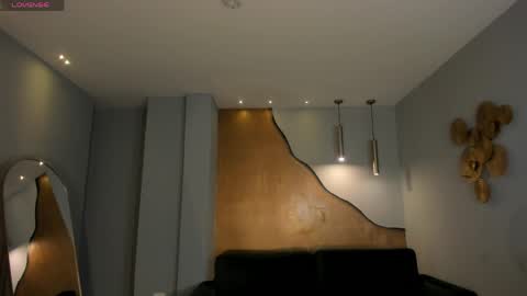 JADE EVANS online show from April 2, 6:16 pm