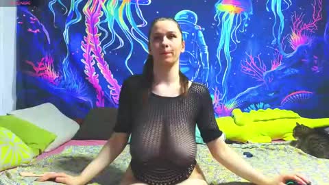 Jadelin Min online show from May 12, 9:34 pm