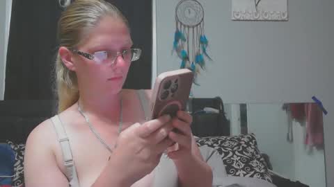 JadeLuv online show from March 25, 12:16 am