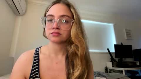 Snapshot of jademonroe0522 chatting on February 21, 3:24 pm jademonroe0522 online show from February 21, 3:24 pm