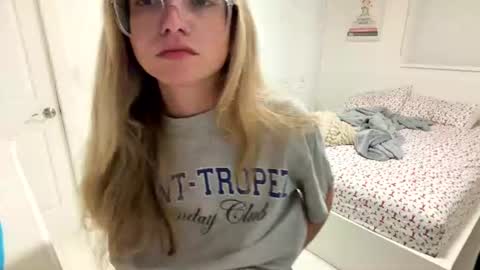 jademonroe0522 online show from August 3, 9:04 am