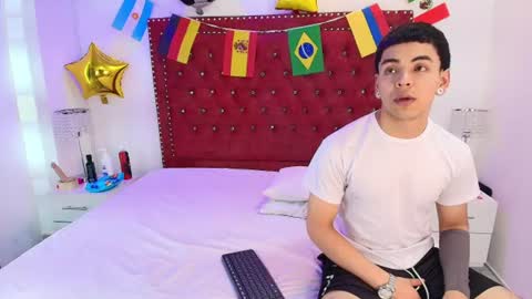 Jaden and Sofia  online show from June 19, 3:33 am