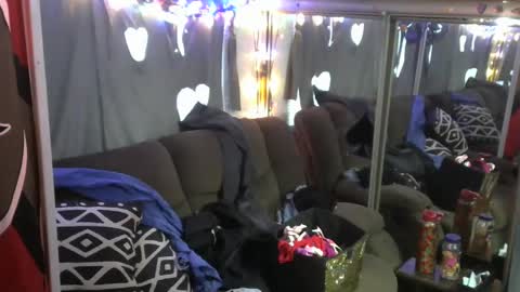 Snapshot of jaebaegoandslay chatting on February 17, 12:27 pm Jamie Rose Queenschild ever... online show from February 17, 12:27 pm