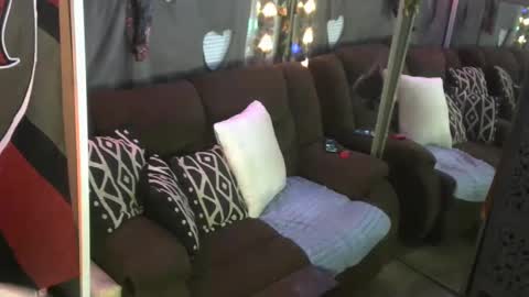 Snapshot of jaebaegoandslay chatting on March 3, 4:36 am Jamie Rose Queenschild ever... online show from March 3, 4:36 am