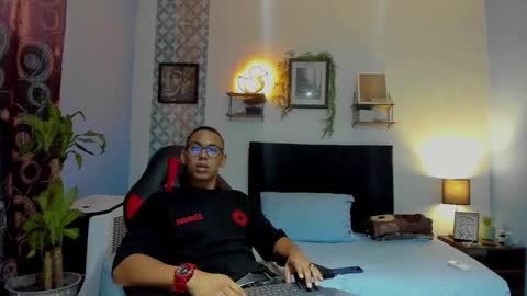 Snapshot of jahseh_jonnes chatting on February 17, 10:16 pm jahseh_jonnes online show from February 17, 10:16 pm