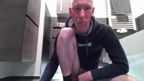 Snapshot of jak_81 chatting on February 7, 6:33 pm jak_81 online show from February 7, 6:33 pm