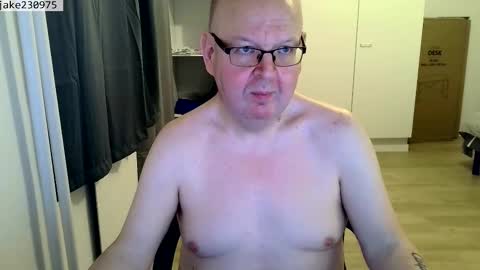 Jake2309 online show from March 4, 8:04 pm