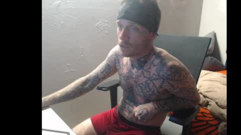 showingitoff online show from October 18, 7:42 am