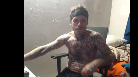 showingitoff online show from October 19, 8:48 am